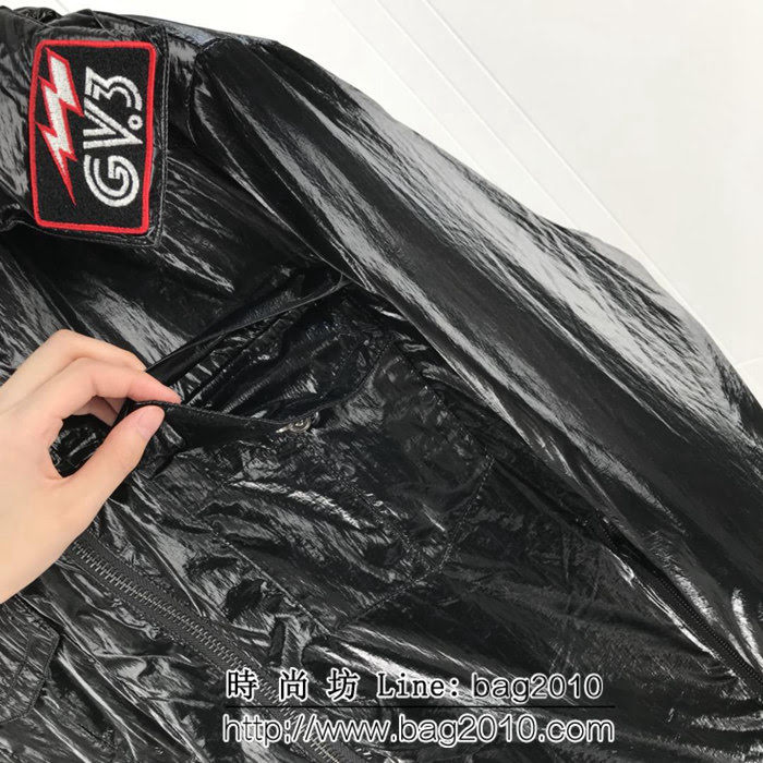 GVC紀梵希 18SS秋冬新款 原版LOGO五金 亮面防水 男款羽絨服 ydi2200